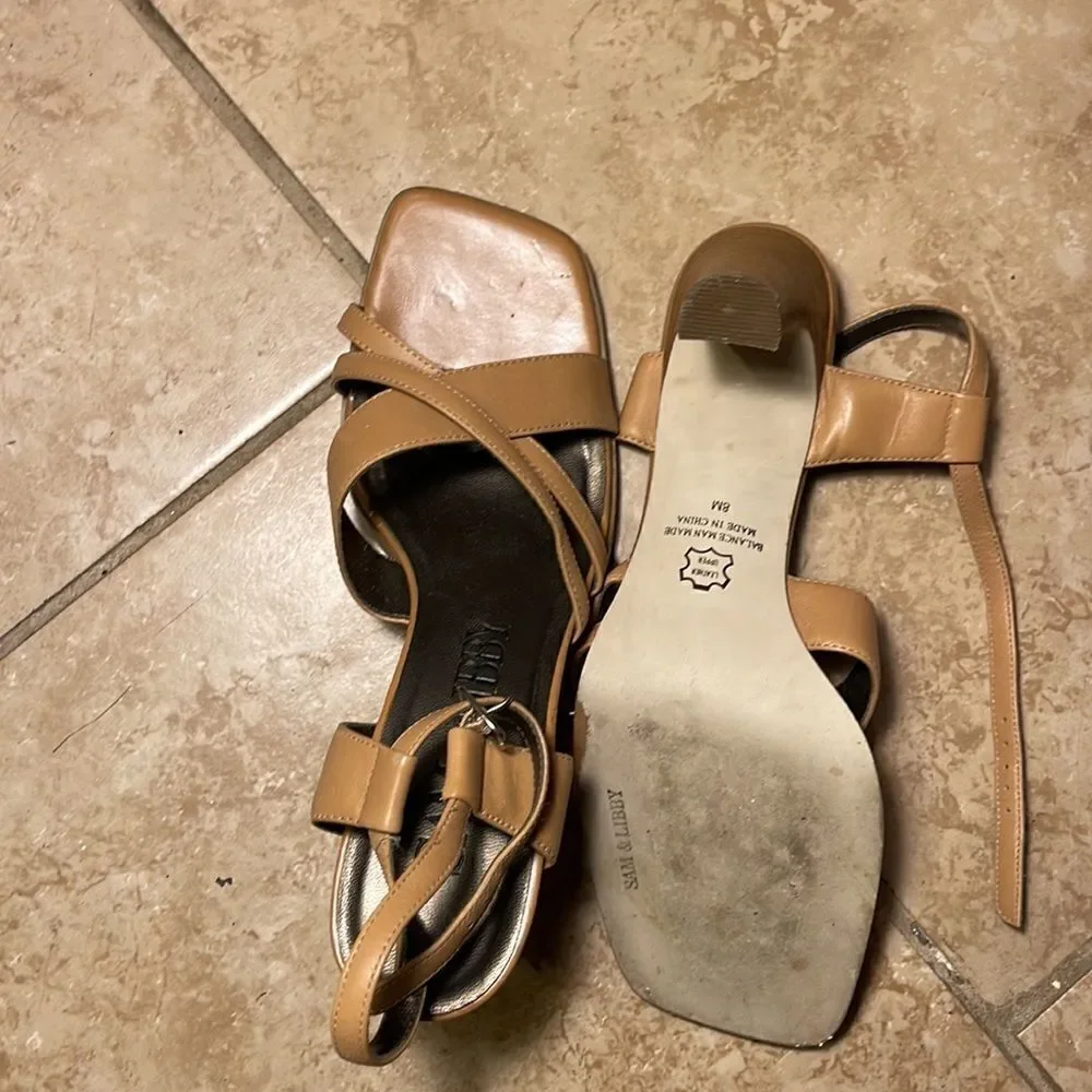 Tan shoes  - Picture 3 of 3